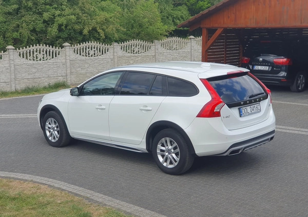 Volvo V60 Cross Country cena 67900 przebieg: 133000, rok produkcji 2016 z Stronie Śląskie małe 232
